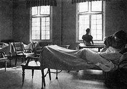 Vaktsal for urolige kvinner på  Kommunehospitalets 6. avdeling i København. (Ca 1900).