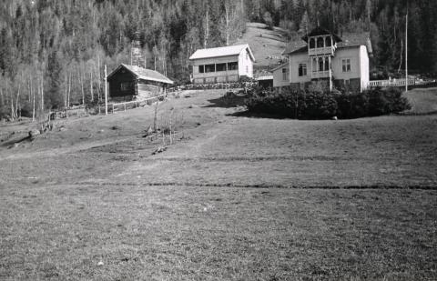 Fotografi av Plassen Vinjestova i Vinje, 1939