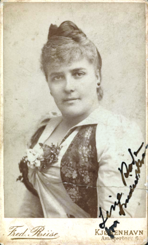 Fotografisk portrett av Amalie Skram ca 1894