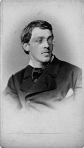 Eilif Peterssen fotografert ca 1876 av Franz Hamfstaengl