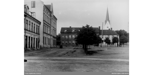 Vestre del av Stortorget på Hamar ca 1910