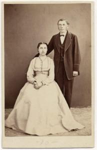 Fotografi av Victoria Benedictsson som brud, september 1871